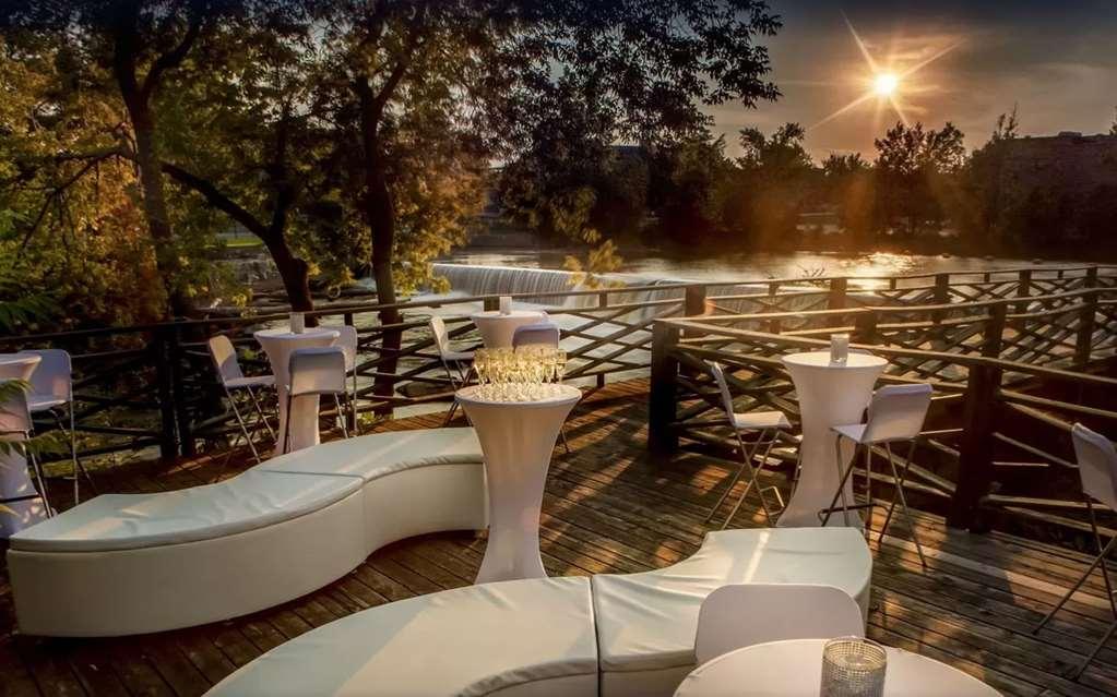 Hotel Chateau Жолиет Ресторант снимка