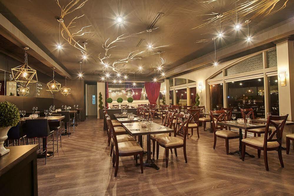 Hotel Chateau Жолиет Екстериор снимка