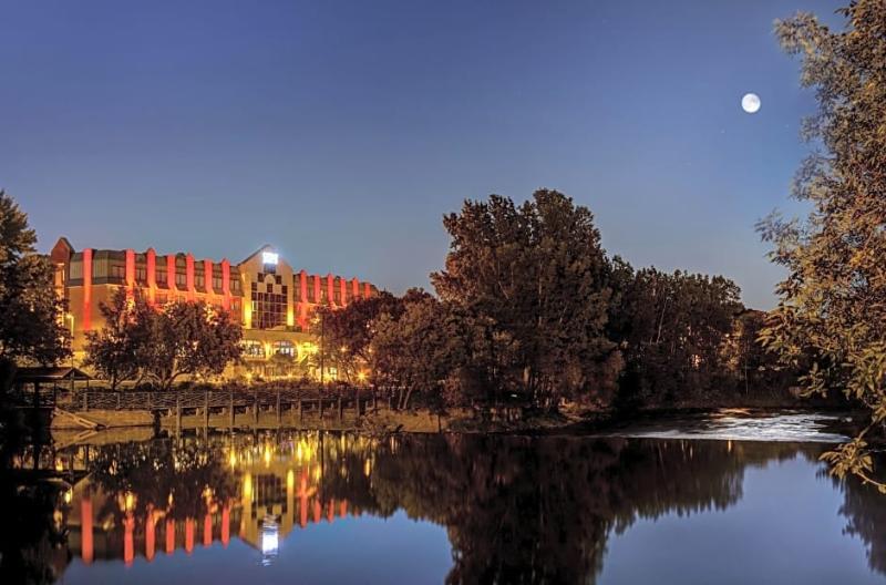 Hotel Chateau Жолиет Екстериор снимка